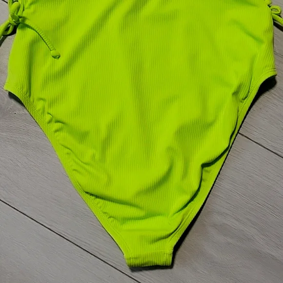 Hurley One Piece Swimsuit - Picture 7 of 7